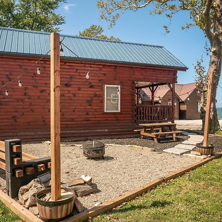 Charming Lakeview Cabin Near Geneva-On-The-Lake! Ashtabula Eksteriør billede