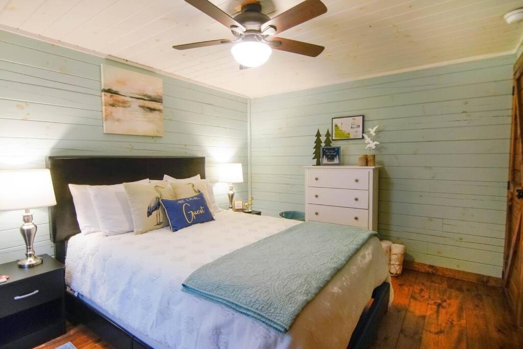 Charming Lakeview Cabin Near Geneva-On-The-Lake! Ashtabula Eksteriør billede