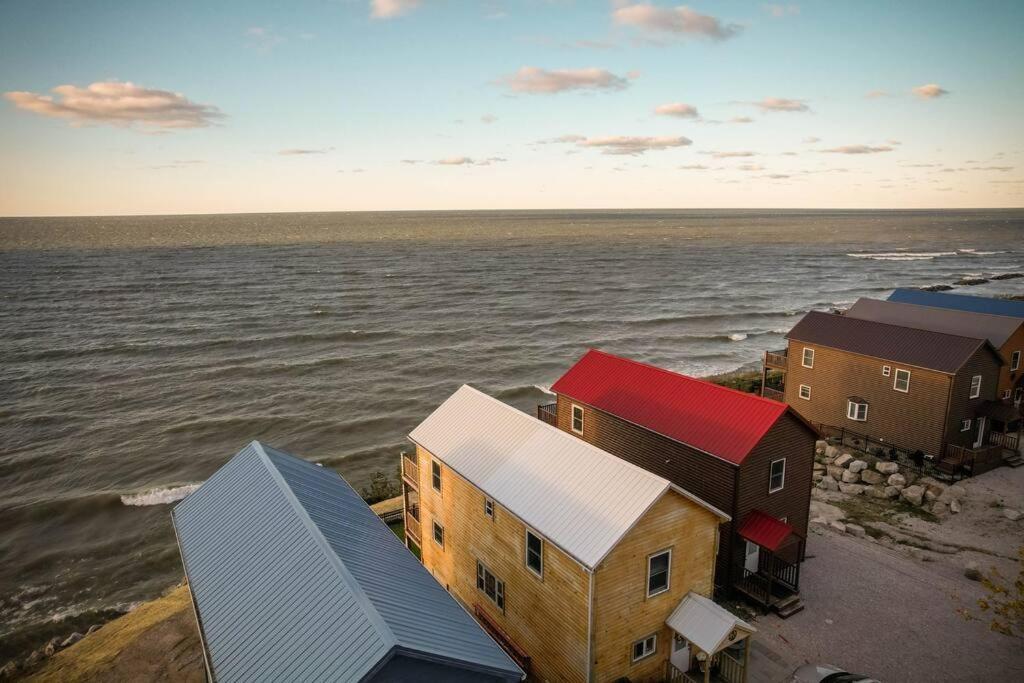 Charming Lakeview Cabin Near Geneva-On-The-Lake! Ashtabula Eksteriør billede