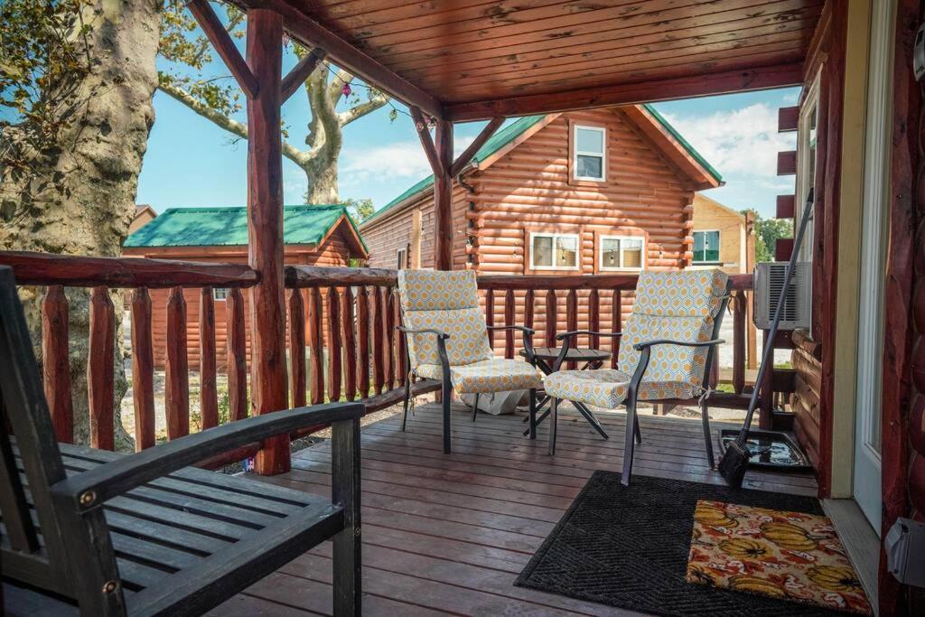 Charming Lakeview Cabin Near Geneva-On-The-Lake! Ashtabula Eksteriør billede
