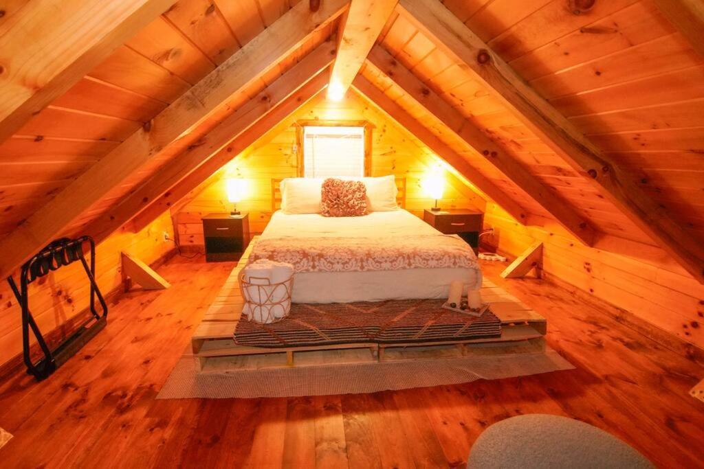Charming Lakeview Cabin Near Geneva-On-The-Lake! Ashtabula Eksteriør billede