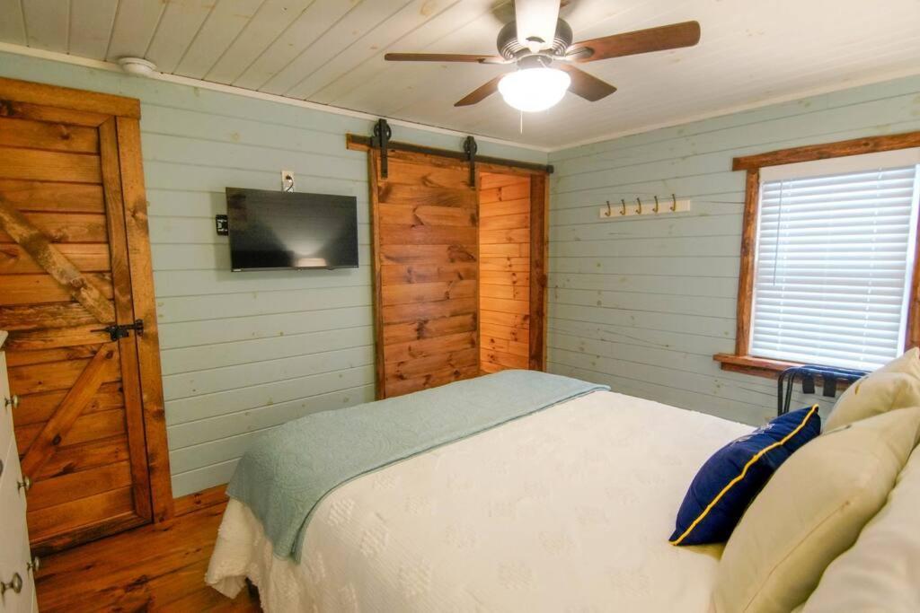 Charming Lakeview Cabin Near Geneva-On-The-Lake! Ashtabula Eksteriør billede