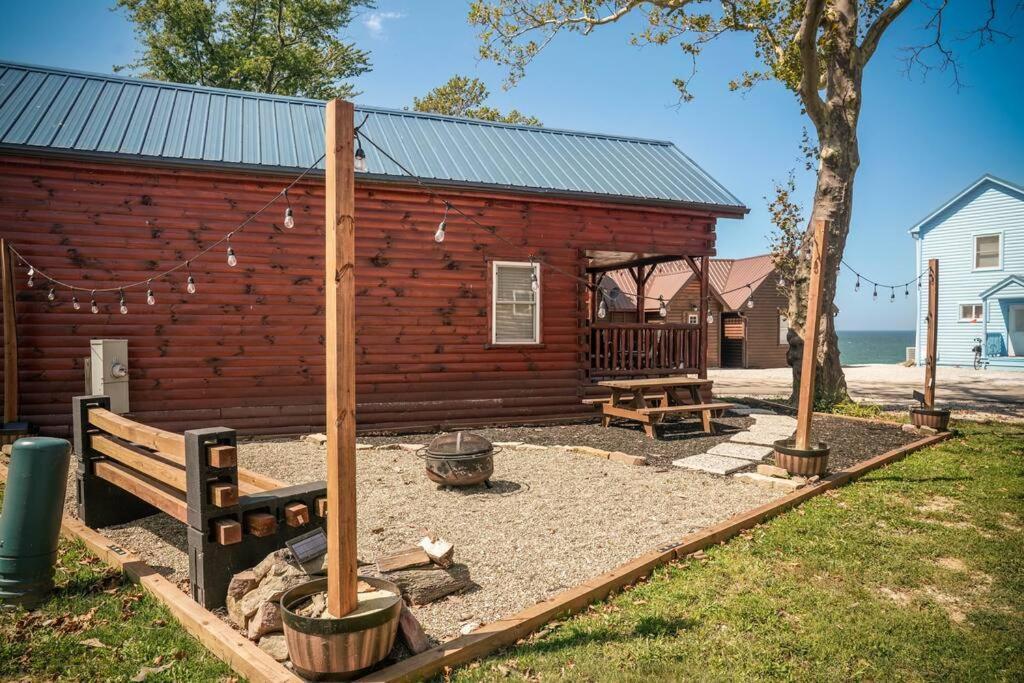 Charming Lakeview Cabin Near Geneva-On-The-Lake! Ashtabula Eksteriør billede
