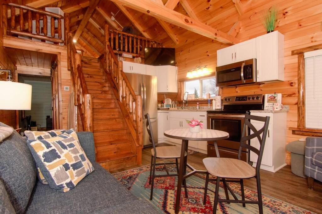 Charming Lakeview Cabin Near Geneva-On-The-Lake! Ashtabula Eksteriør billede