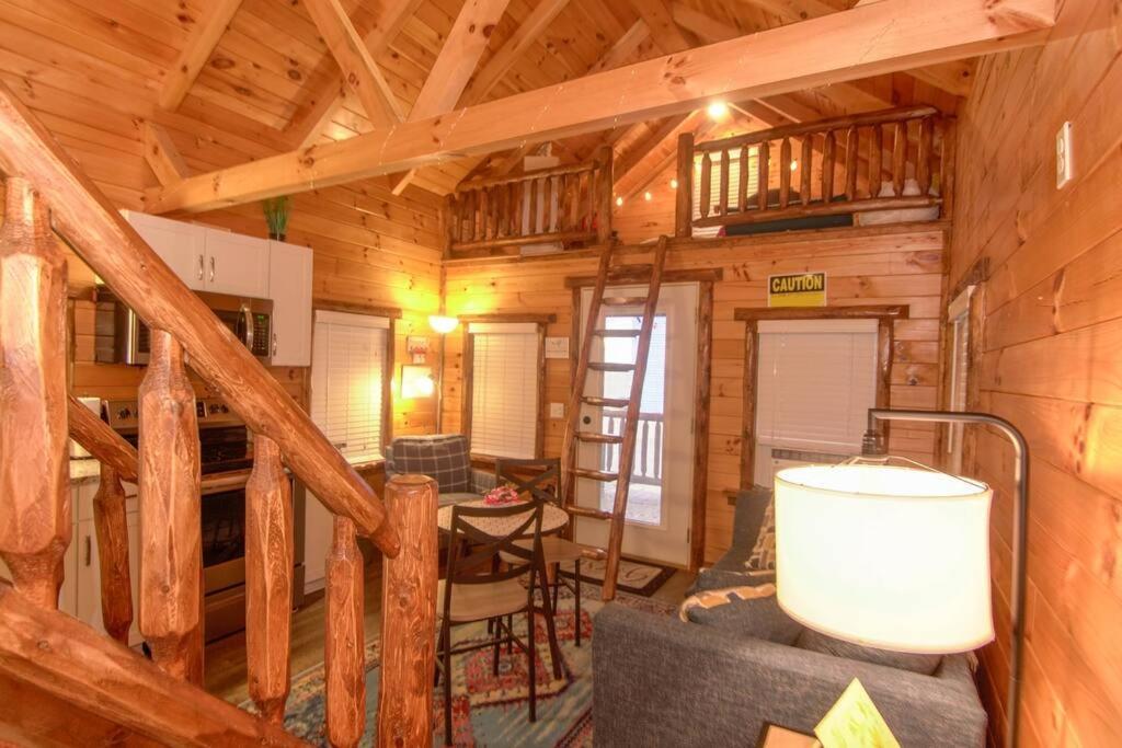 Charming Lakeview Cabin Near Geneva-On-The-Lake! Ashtabula Eksteriør billede