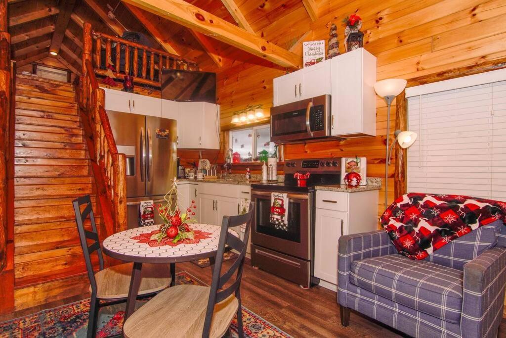Charming Lakeview Cabin Near Geneva-On-The-Lake! Ashtabula Eksteriør billede