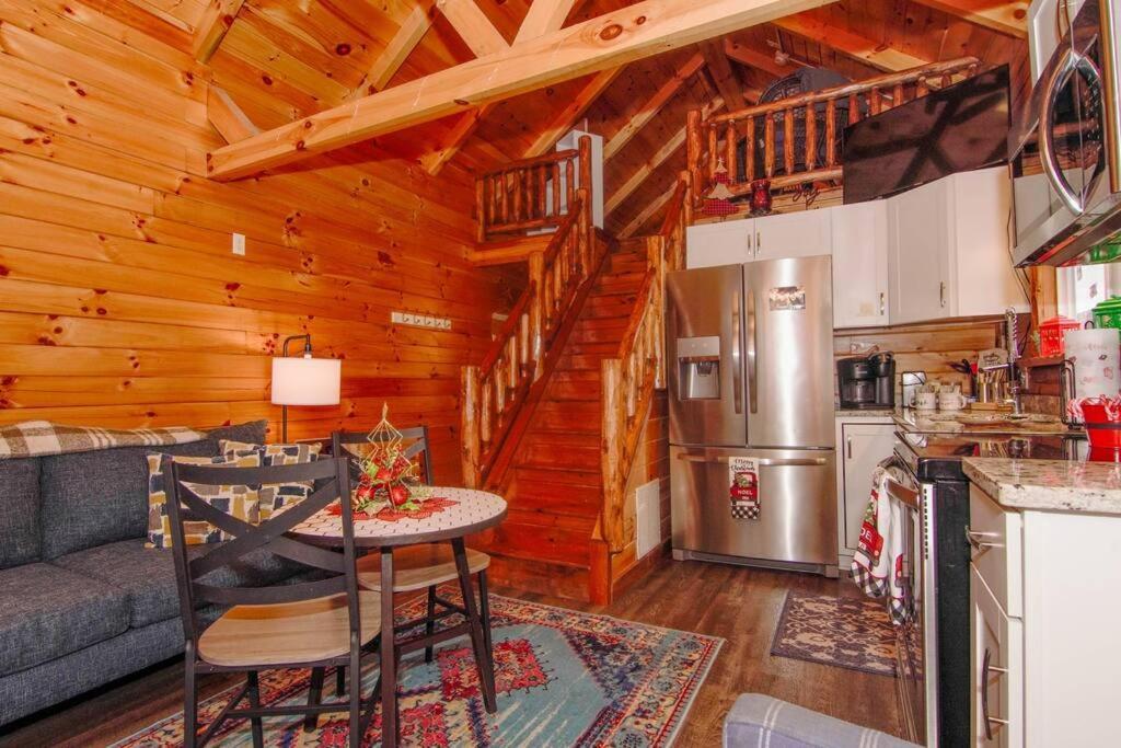 Charming Lakeview Cabin Near Geneva-On-The-Lake! Ashtabula Eksteriør billede